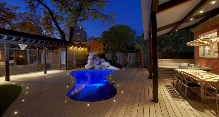 Blog-Imagen-Exteriores-con-decks-de-madera-para-casas-de-fin-de-semana-fresno-termotratado-alberca-Homedressing-Jun20-V1.jpg