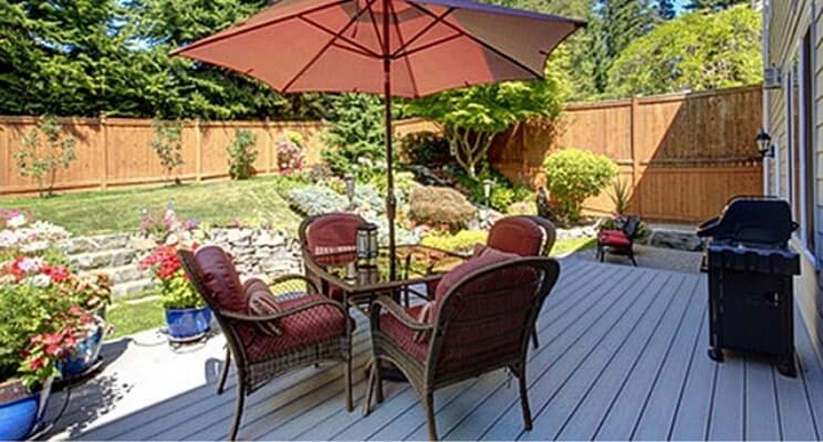 Blog-Imagen-Exteriores-con-decks-de-madera-para-casas-de-fin-de-semana-patio-jardin-Homedressing-Jun20-V1.jpg
