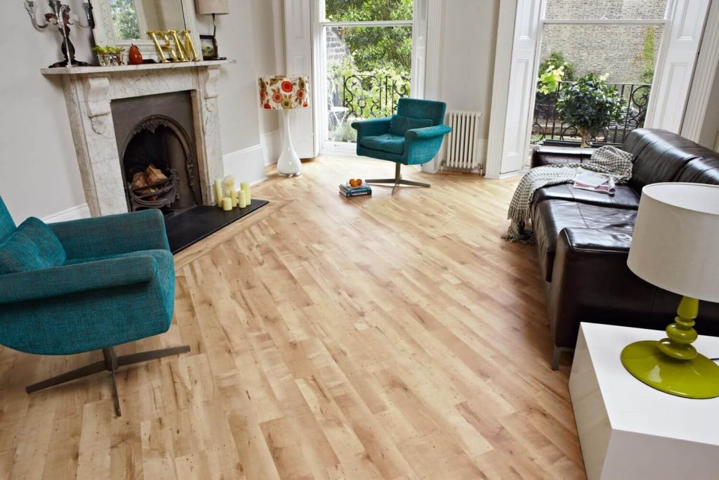 Blog-Imagen-tendencias-diseno-para-pisos-madera-tendencias-2021-tonos-miel-crema-blanco-Homedressing-Dic20